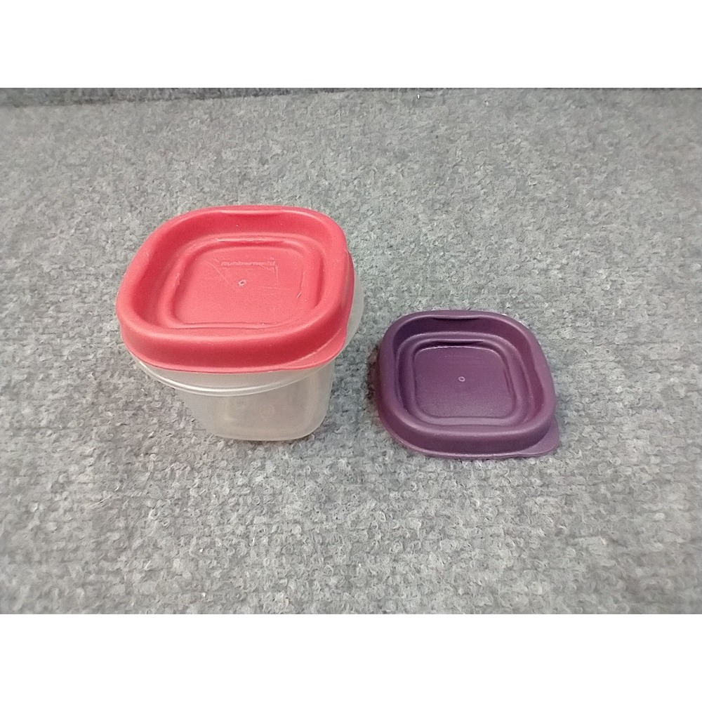 Rubbermaid Easy Find 4oz Small Food Storage Container with Red and Purple Lids‎